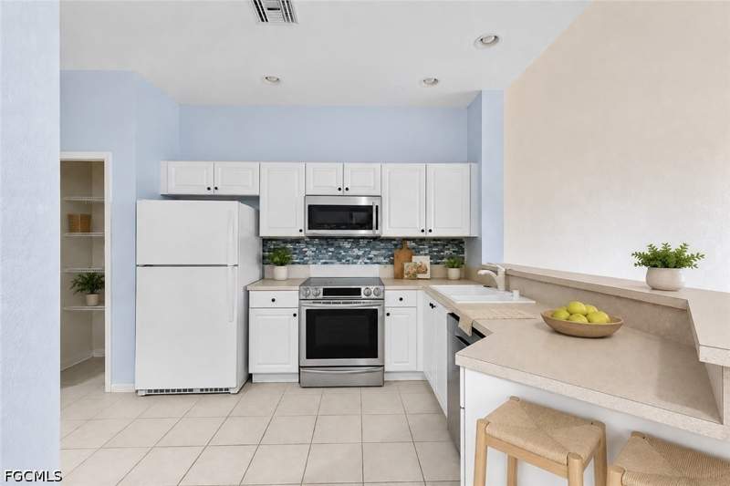 3 bedroom Condominium at 4219 Liron Ave 204, Province Park, Fort Myers — photo 5