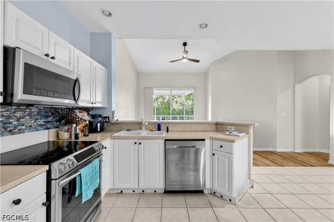 4219 Liron Ave 204, Fort Myers FL - photo 6 of 36