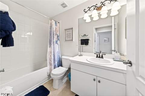 16635 Lake Circle Dr 613, Fort Myers FL - photo 23 of 39