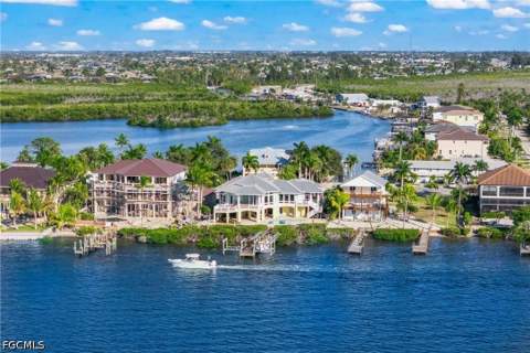 12271 Shoreview Dr, Matlacha FL - photo 8 of 50