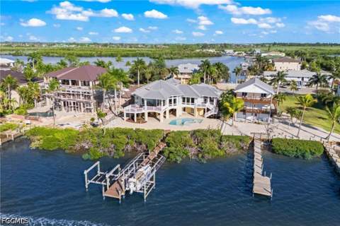 12271 Shoreview Dr, Matlacha FL - photo 9 of 50