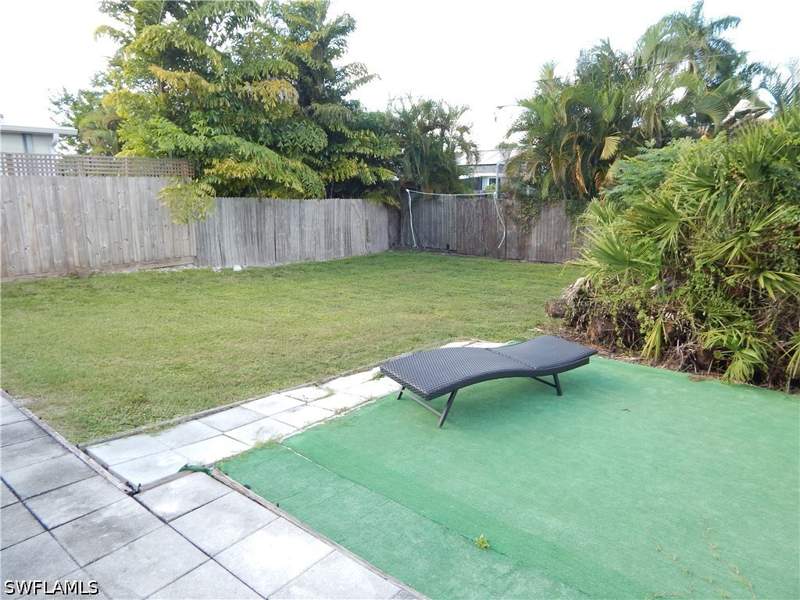 2 bedroom SingleFamilyResidence at 681 99th Ave N, Naples Park, Naples — photo 3