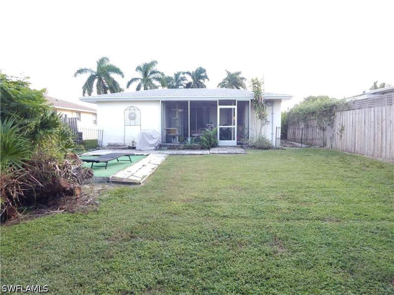 2 bedroom SingleFamilyResidence at 681 99th Ave N, Naples Park, Naples — photo 4