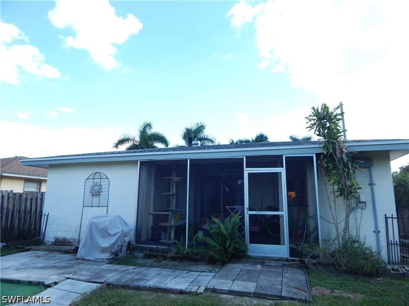 2 bedroom SingleFamilyResidence at 681 99th Ave N, Naples Park, Naples — photo 5