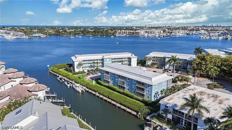 3 bedroom Condominium at 1200 Blue Point Ave A2, Four Winds, Naples — photo 2