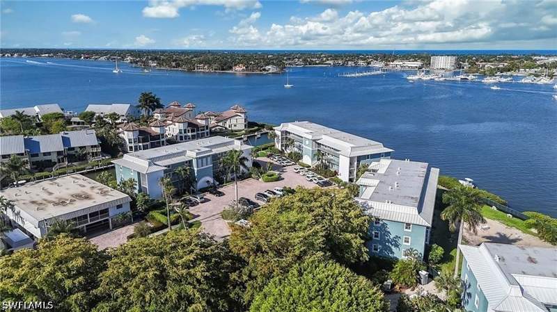 3 bedroom Condominium at 1200 Blue Point Ave A2, Four Winds, Naples — photo 3