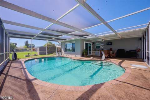 208 S Lake Dr, Lehigh Acres FL - photo 21 of 28