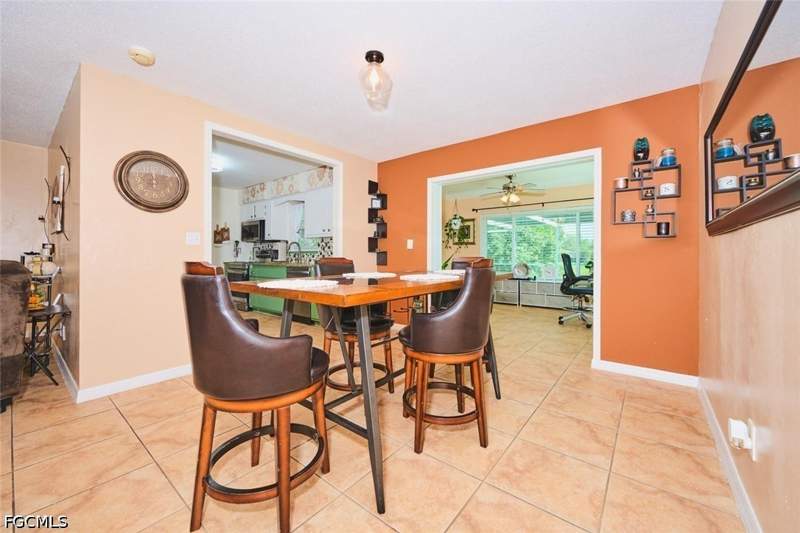 2 bedroom SingleFamilyResidence at 208 S Lake Dr, Willow Lake, Lehigh Acres — photo 5