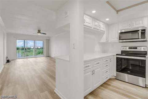 21 High Point Cir E 504, Naples FL - photo 7 of 24