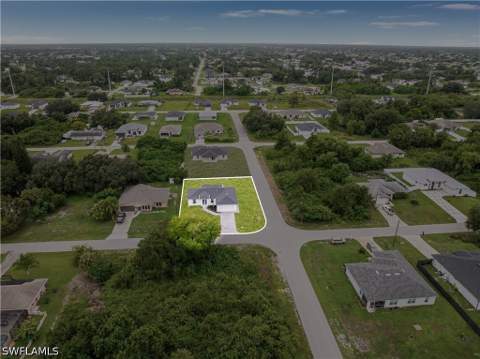 2819 3rd St W, Lehigh Acres FL - photo 12 of 37