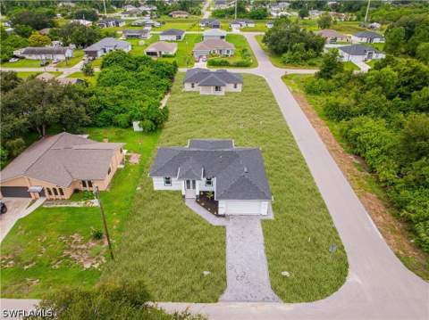 2819 3rd St W, Lehigh Acres FL - photo 6 of 37
