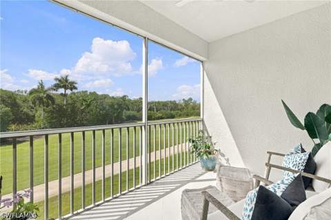 4650 Yacht Harbor Dr 124, Naples FL - photo 14 of 26