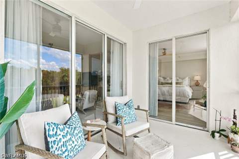 4650 Yacht Harbor Dr 124, Naples FL - photo 15 of 26