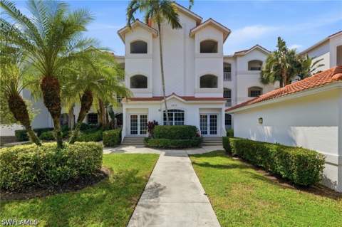 4650 Yacht Harbor Dr 124, Naples FL - photo 19 of 26