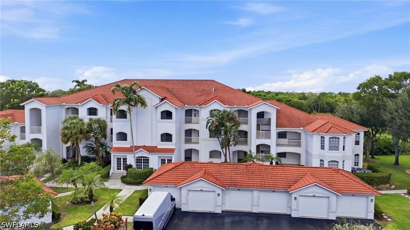 2 bedroom Condominium at 4650 Yacht Harbor Dr 124, Windward Cay, Naples — photo 2