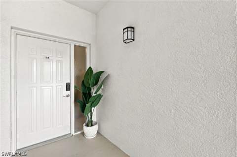 4650 Yacht Harbor Dr 124, Naples FL - photo 22 of 26