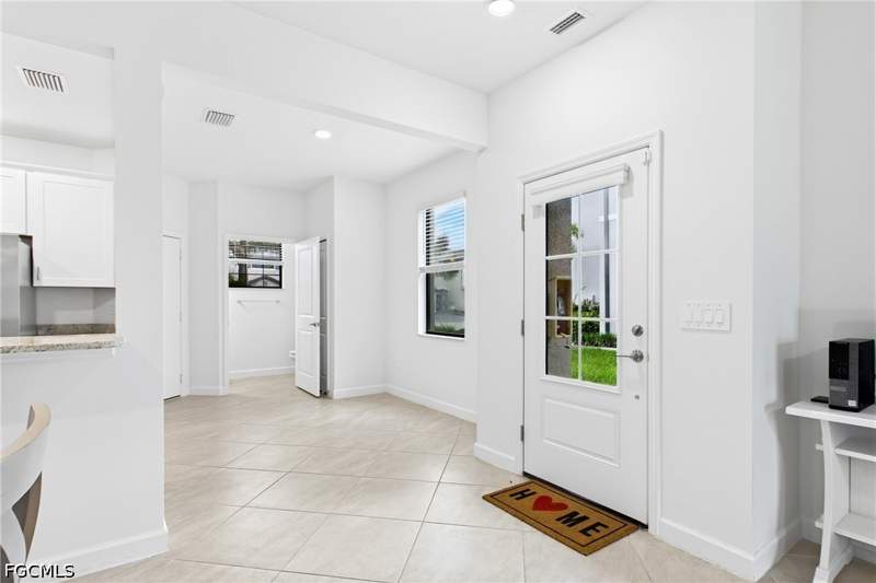 3 bedroom Townhouse at 14199 Pine Lodge Ln, Timber Creek, Fort Myers — photo 4