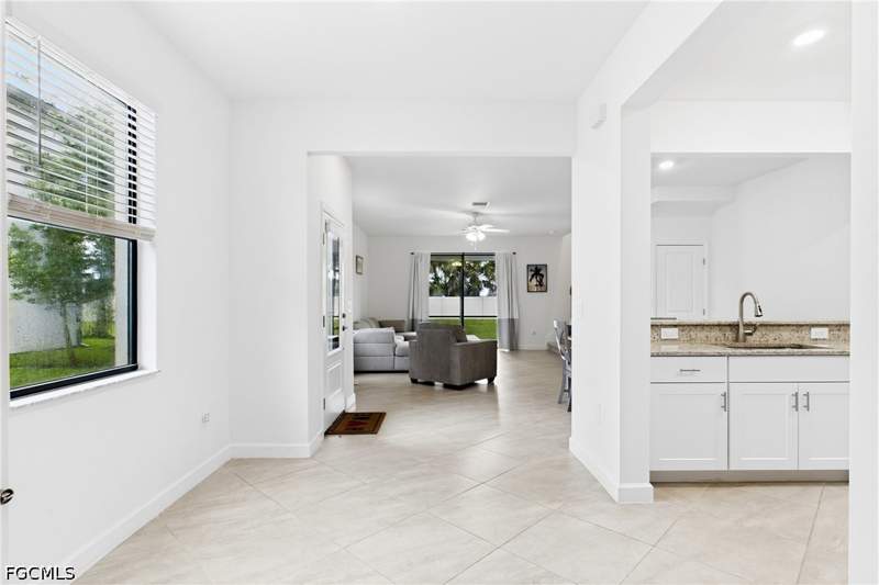3 bedroom Townhouse at 14199 Pine Lodge Ln, Timber Creek, Fort Myers — photo 5