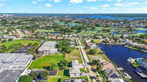 126 Greenview St, Marco Island FL - photo 8 of 10