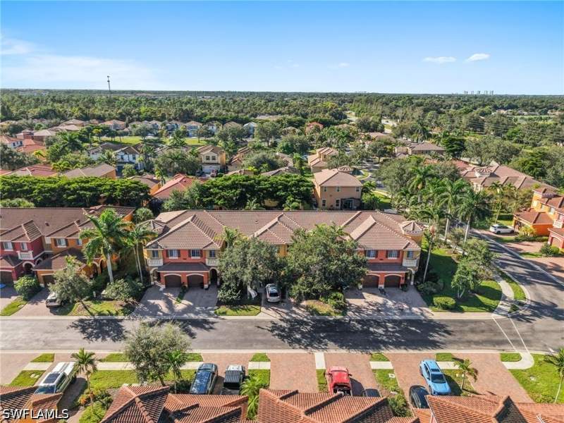 4 bedroom Townhouse at 10101 Tin Maple Dr 122, Copper Oaks, Estero — photo 2