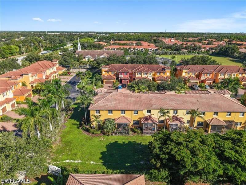4 bedroom Townhouse at 10101 Tin Maple Dr 122, Copper Oaks, Estero — photo 3