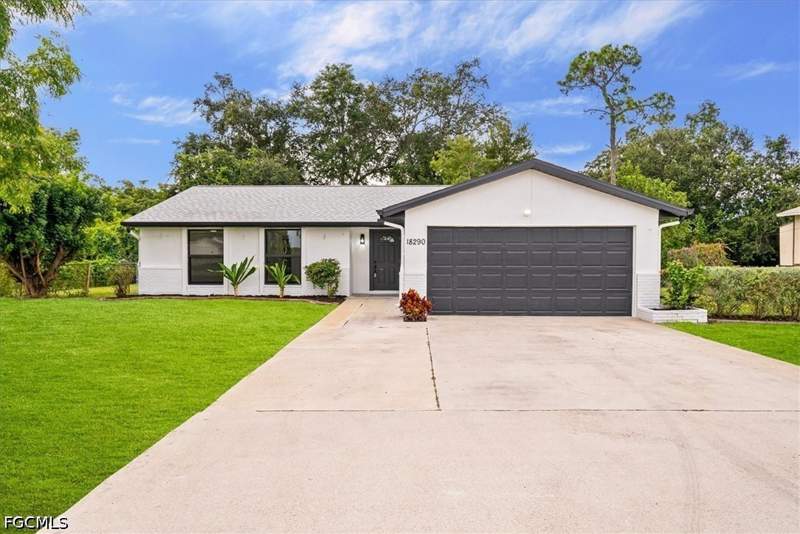 3 bedroom SingleFamilyResidence at 18290 Columbine Rd, San Carlos Park, Fort Myers — photo 2
