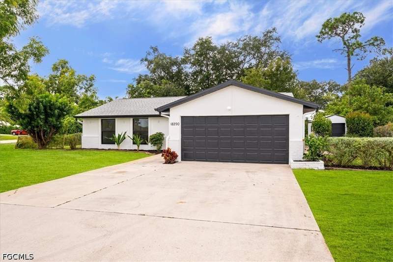 3 bedroom SingleFamilyResidence at 18290 Columbine Rd, San Carlos Park, Fort Myers — photo 3