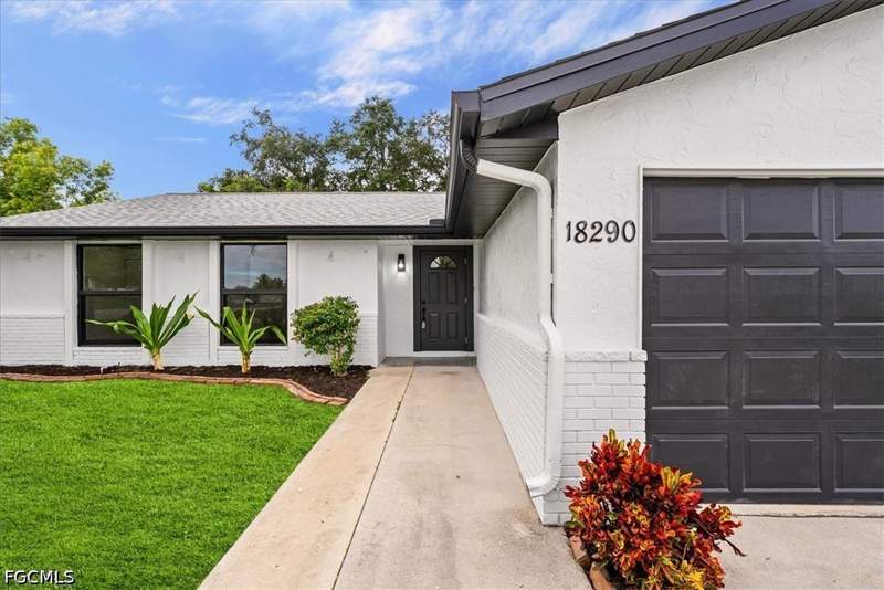 3 bedroom SingleFamilyResidence at 18290 Columbine Rd, San Carlos Park, Fort Myers — photo 4