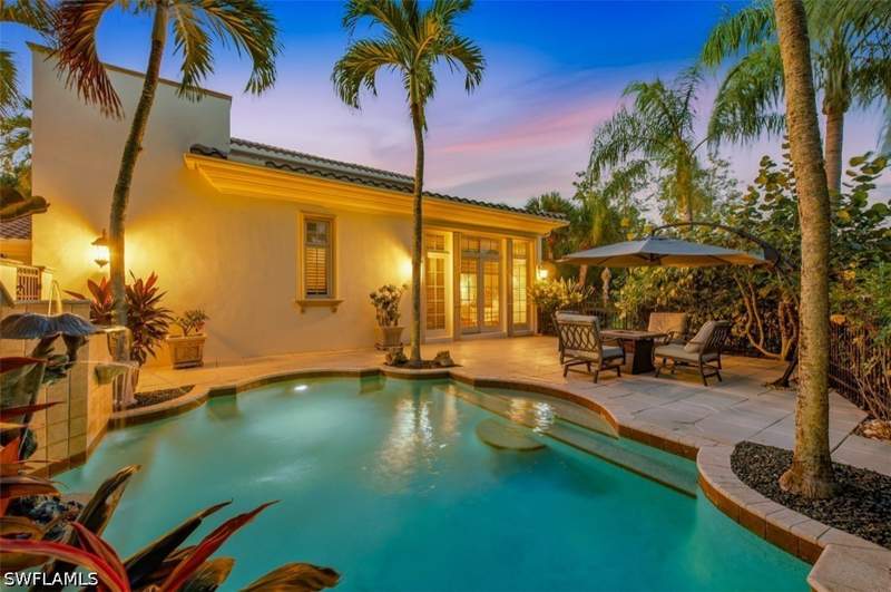 4 bedroom SingleFamilyResidence at 4660 Via Roma, Las Palmas, Estero — photo 2