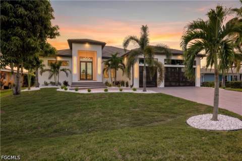 5230 Tamiami Ct, Cape Coral FL - photo 9 of 70