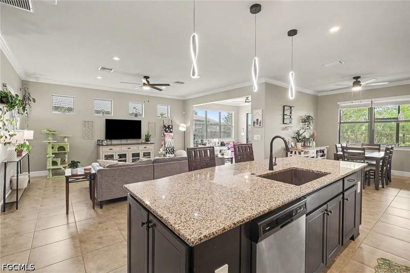 3 bedroom SingleFamilyResidence at 3020 Walnut Grove Ln, Country Club, Alva — photo 4