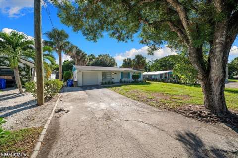 1010 13th St N, Naples FL - photo 10 of 12