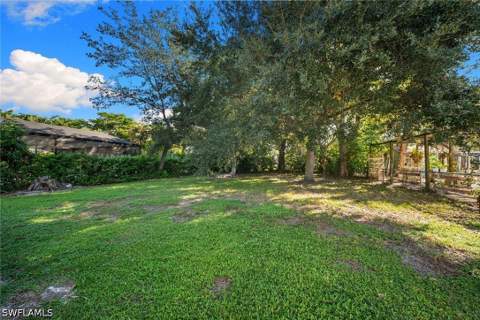 1010 13th St N, Naples FL - photo 6 of 12