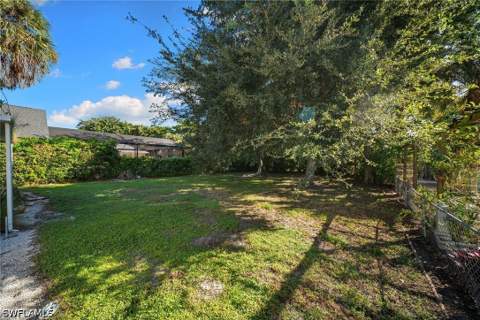 1010 13th St N, Naples FL - photo 8 of 12
