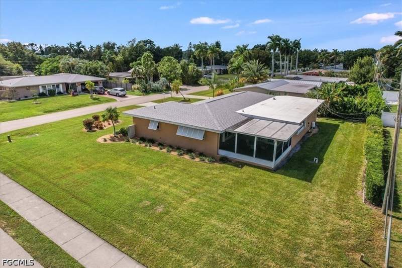 2 bedroom SingleFamilyResidence at 1459 Collins Rd, McGregor Groves, Fort Myers — photo 3