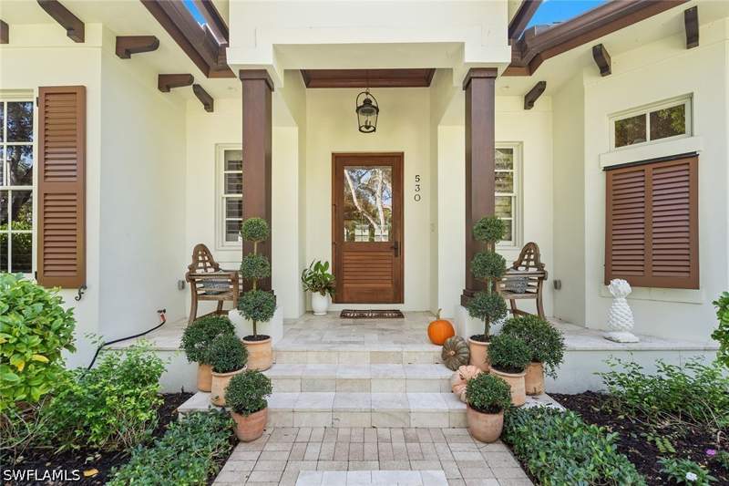 3 bedroom SingleFamilyResidence at 530 1st Ave N, Olde Naples, Naples — photo 4