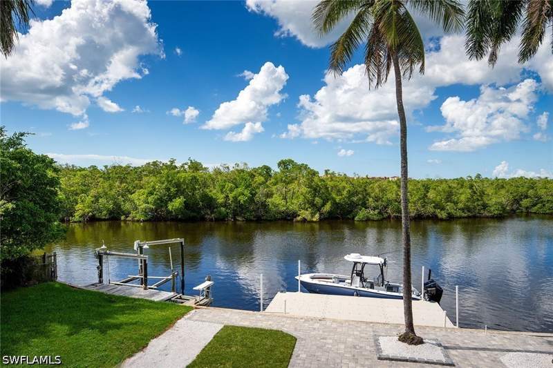 4 bedroom SingleFamilyResidence at 1836 Harbor Ln, Brookside, Naples — photo 2