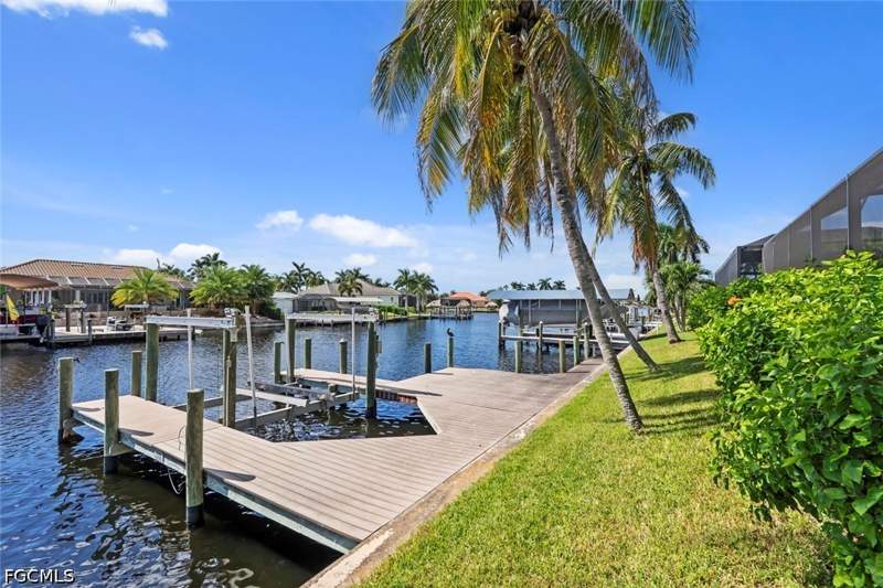 3 bedroom SingleFamilyResidence at 2206 SW 51st St, Cape Coral, Cape Coral — photo 4