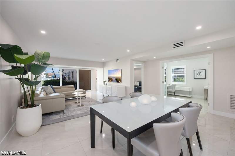 2 bedroom Condominium at 3070 Gulf Shore Blvd N 105, Holly Greens Villa, Naples — photo 5