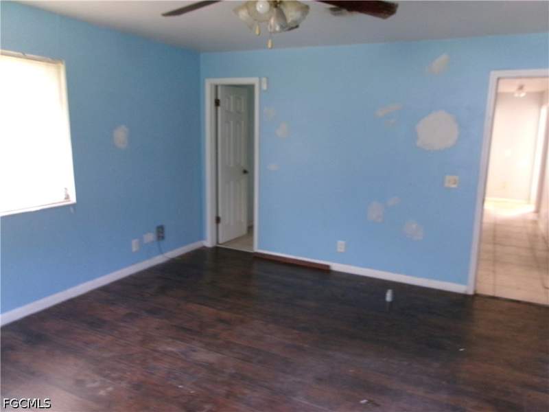 4 bedroom SingleFamilyResidence at 902 Poinsettia Ave, Lehigh Acres, Lehigh Acres — photo 4