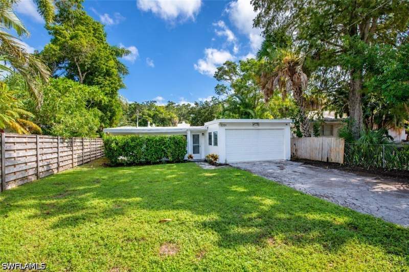2 bedroom SingleFamilyResidence at 3201 Sabal Ct, Sabal Shores, Naples — photo 4