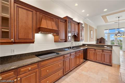 109 Barefoot Cir 22, Bonita Springs FL - photo 18 of 42