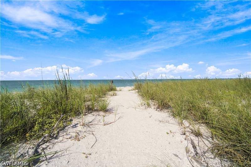3 bedroom Attached at 109 Barefoot Cir 22, Villas At Barefoot Beach, Bonita Springs — photo 5