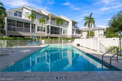 109 Barefoot Cir 22, Bonita Springs FL - photo 6 of 42