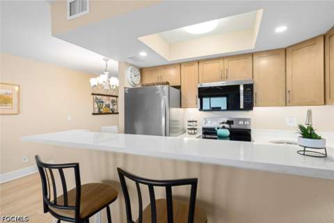2230 Camino Del Mar Dr 3X4, Sanibel FL - photo 16 of 49