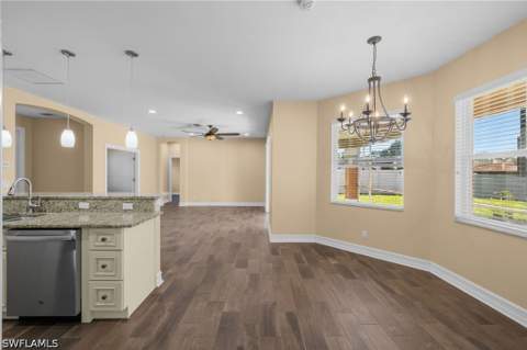 4609 Santiago Ln, Bonita Springs FL - photo 11 of 32