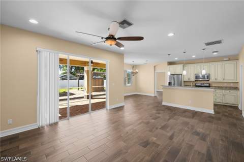 4609 Santiago Ln, Bonita Springs FL - photo 6 of 32