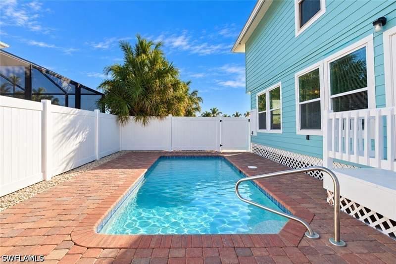 4 bedroom SingleFamilyResidence at 285 Lazy Way, El Sol, Fort Myers Beach — photo 4