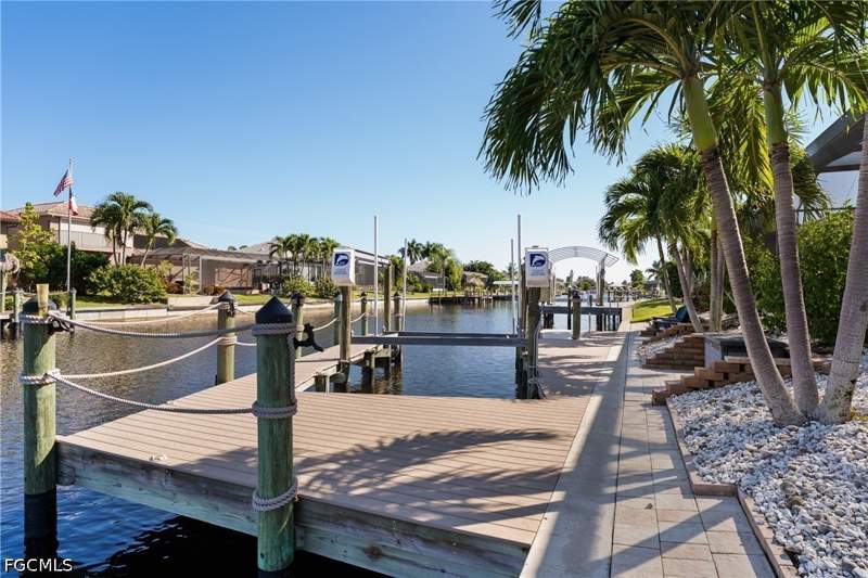 4 bedroom SingleFamilyResidence at 2303 SW 39th St, Cape Coral, Cape Coral — photo 5