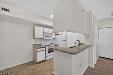 6341 Aragon Way 304, Fort Myers FL - photo 14 of 33